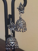 Load image into Gallery viewer, Floral Dangle & Drop Earrings