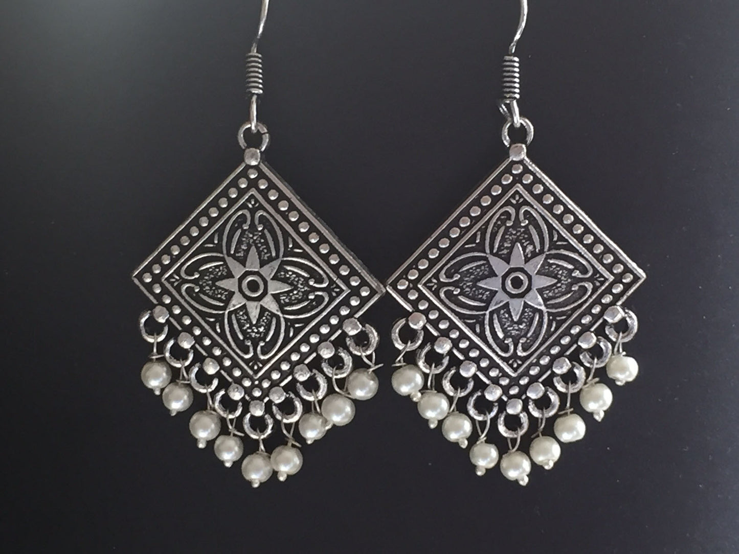 Antique Silver Droplets Necklace with Earrings