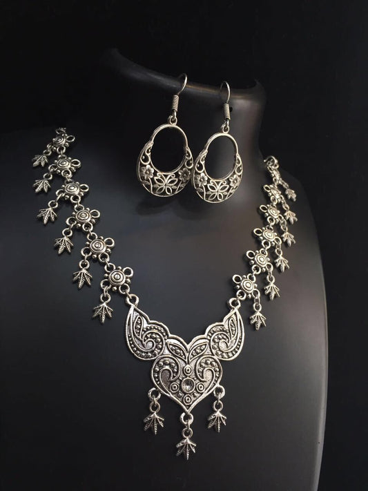 Antique Leaf Necklace with Earrings