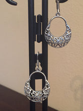 Load image into Gallery viewer, Flowers &amp; Butterfly Earrings
